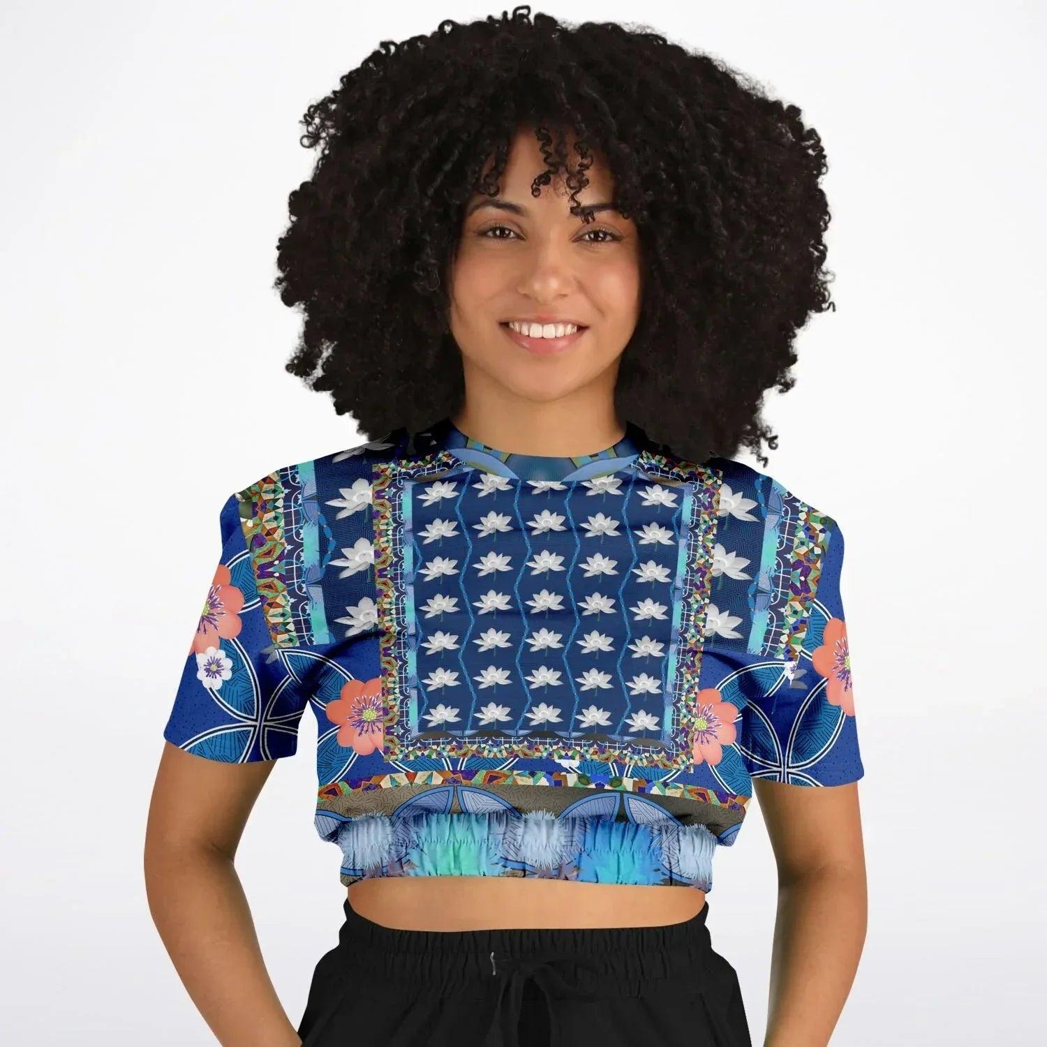 Dahlia Lama Lotus Flower Print Eco-Poly Short Sleeve Cropped Pullover