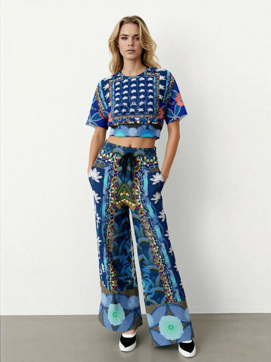 Dahlia Lama Lotus Flower Print Eco-Poly Short Sleeve Cropped Pullover