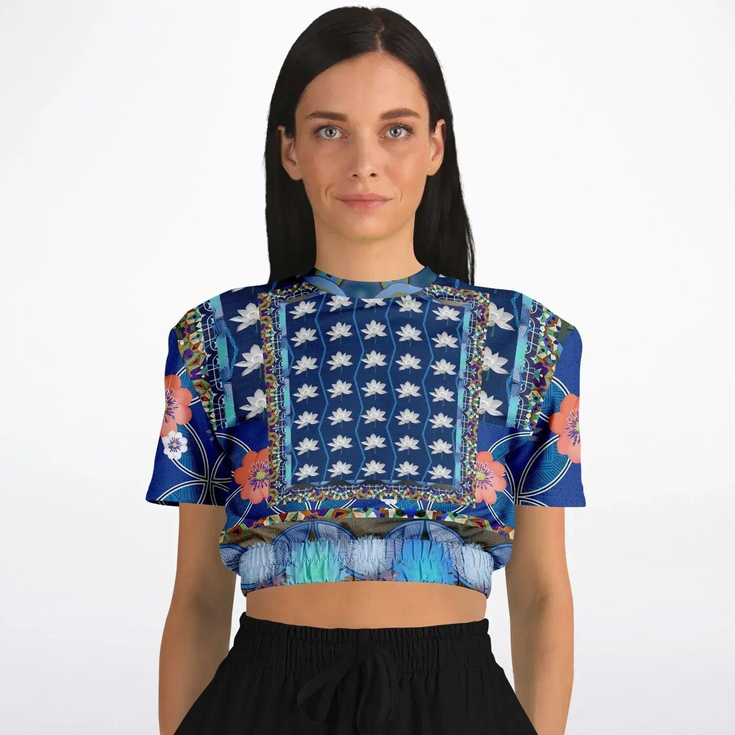 Dahlia Lama Lotus Flower Print Eco-Poly Short Sleeve Cropped Pullover