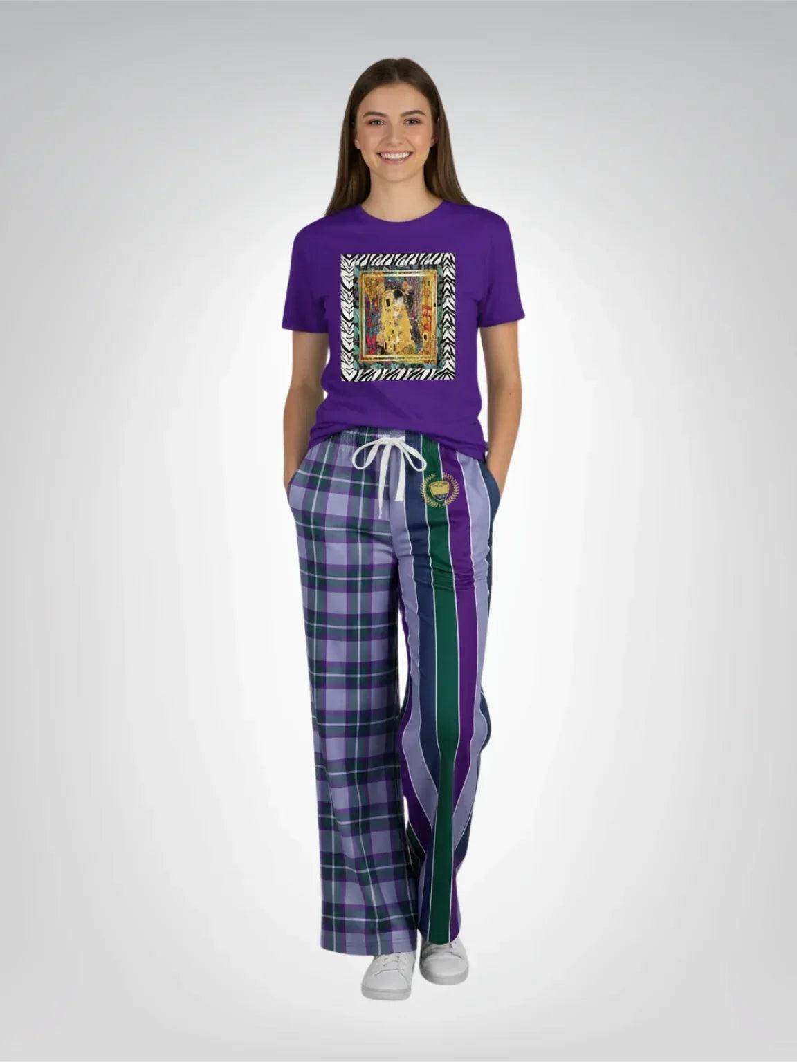Give Me a Kiss - Klimt - Great Artists - Heavyweight Unisex Tee