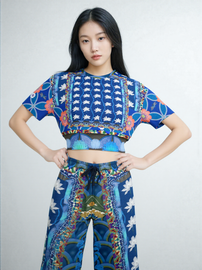 Dahlia Lama Lotus Flower Print Eco-Poly Short Sleeve Cropped Pullover
