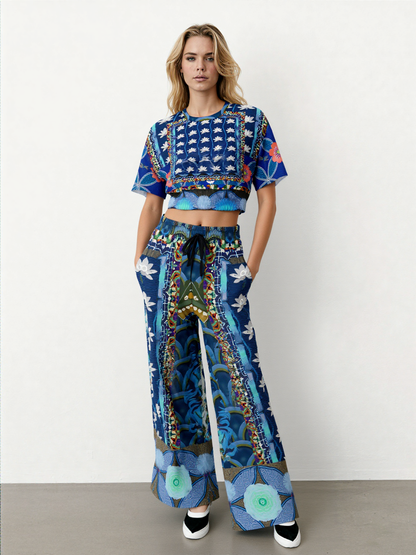 Dahlia Lama Lotus Flower Print Eco-Poly Short Sleeve Cropped Pullover