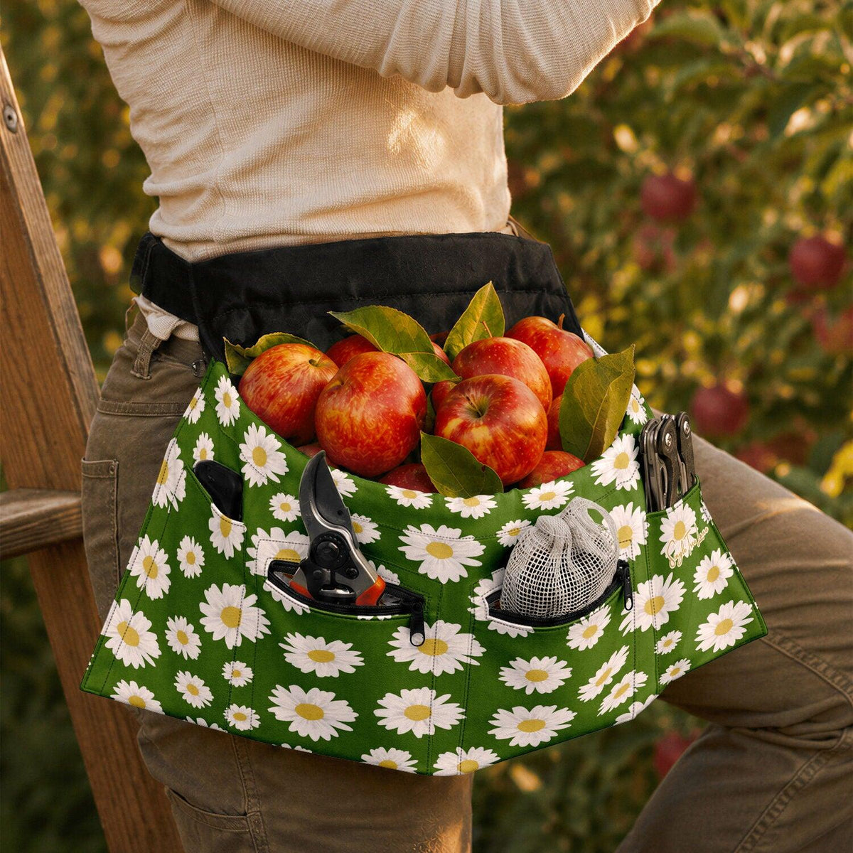 Green in My Daisies Floral Garden Harvest Bag