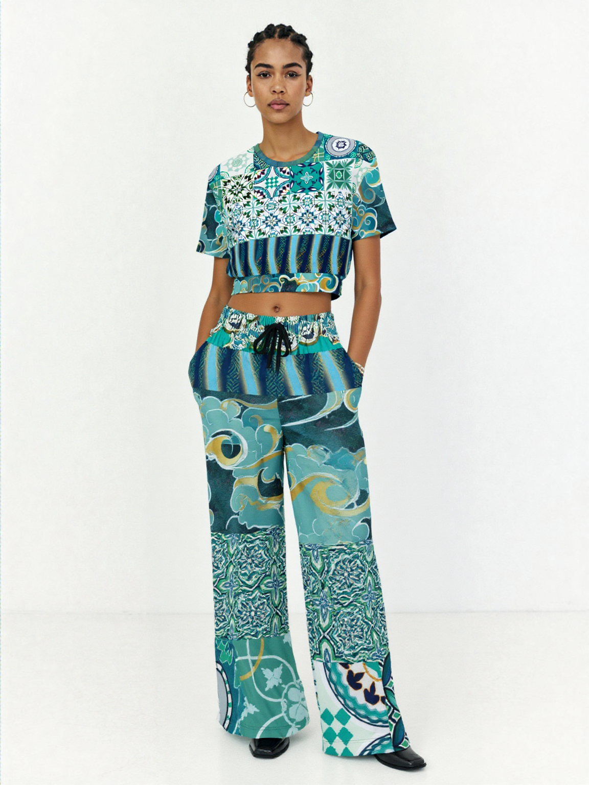 Green Meknes Mosaic Tile Eco-Poly Short Sleeve Cropped Pullover