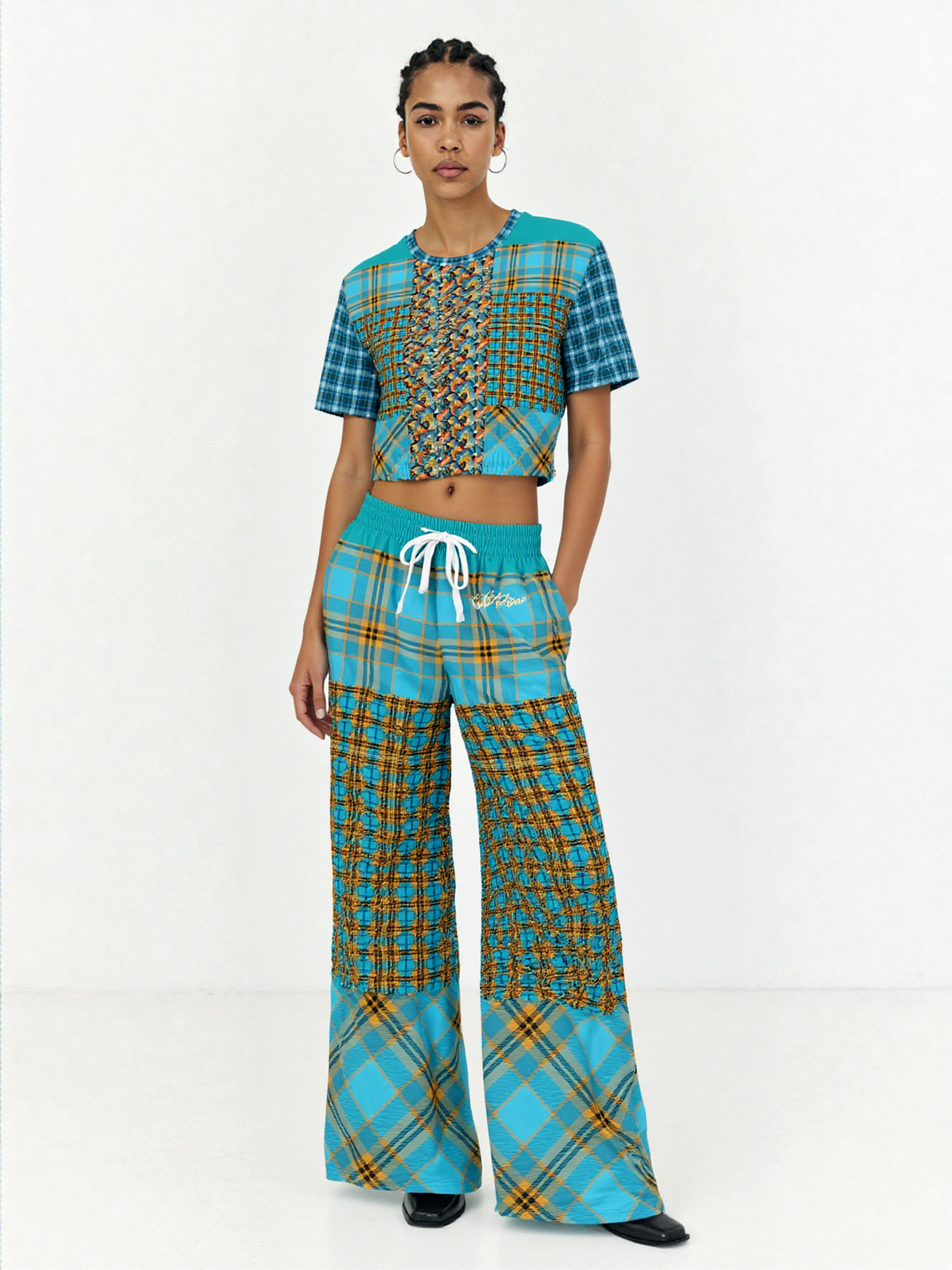 Maldives in the Background Plaid Geometric Eco-Poly Short Sleeve Cropped Pullover