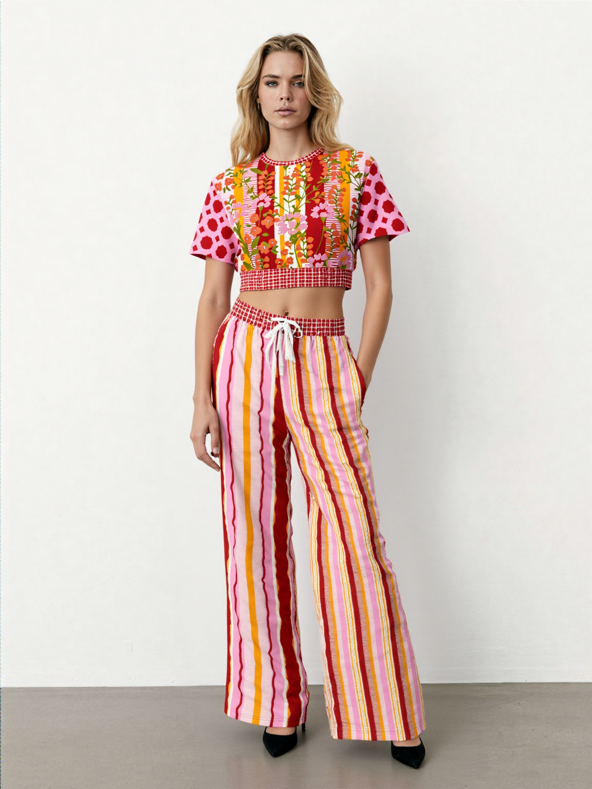 My Dream in Red Stripe Floral Eco-Poly Short Sleeve Cropped Pullover